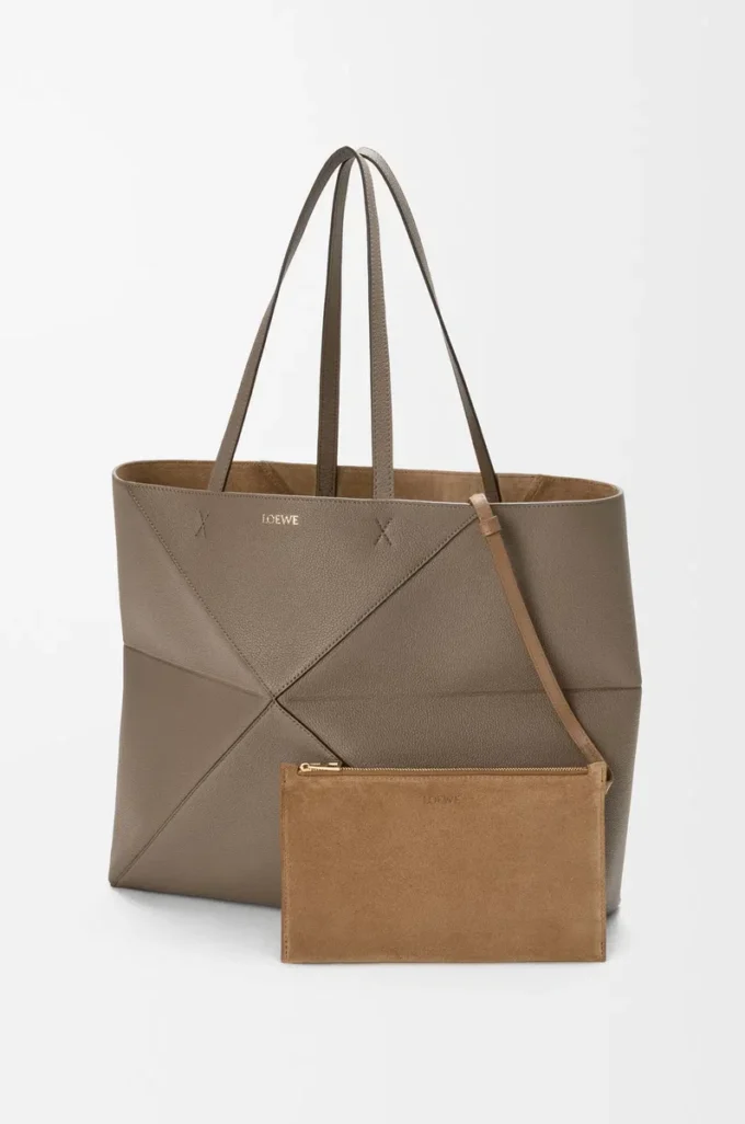 Große horizontale Puzzle Fold-Tasche aus weichem genarbtem Kalbsleder in Taupe