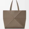 Große horizontale Puzzle Fold-Tasche aus weichem genarbtem Kalbsleder in Taupe
