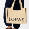 Große LOEWE Font-Tasche aus Raffia Natur