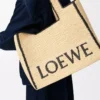 Große LOEWE Font-Tasche aus Raffia Natur