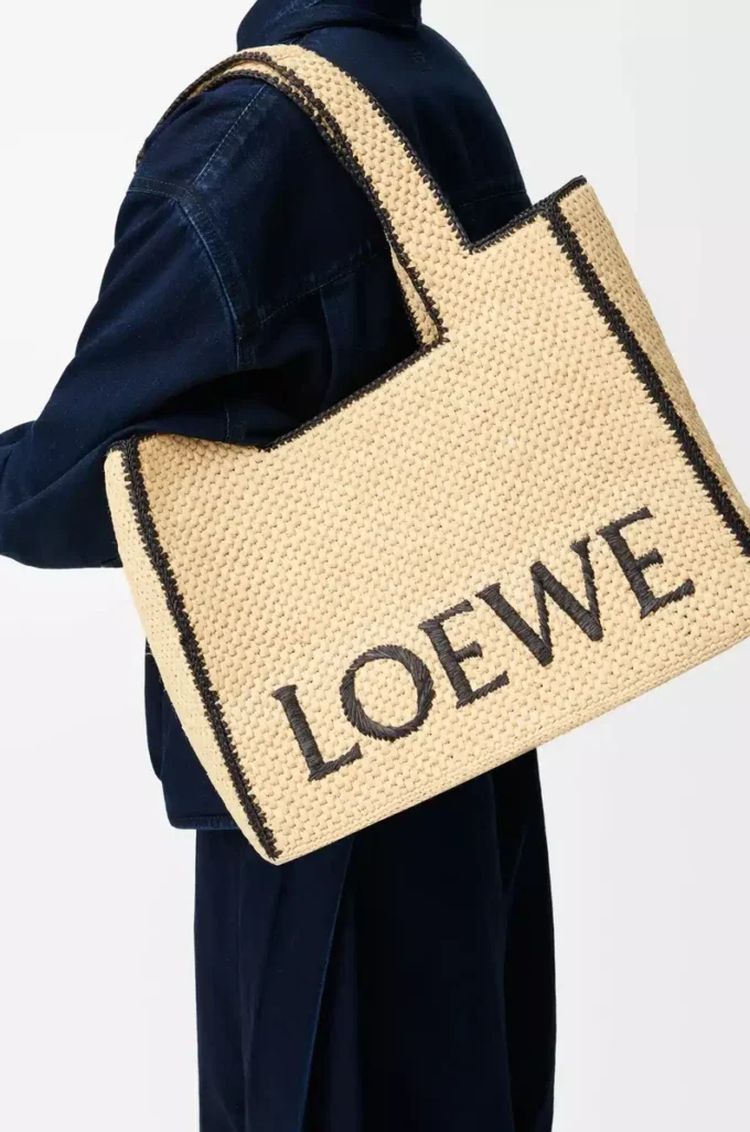 Große LOEWE Font-Tasche aus Raffia Natur