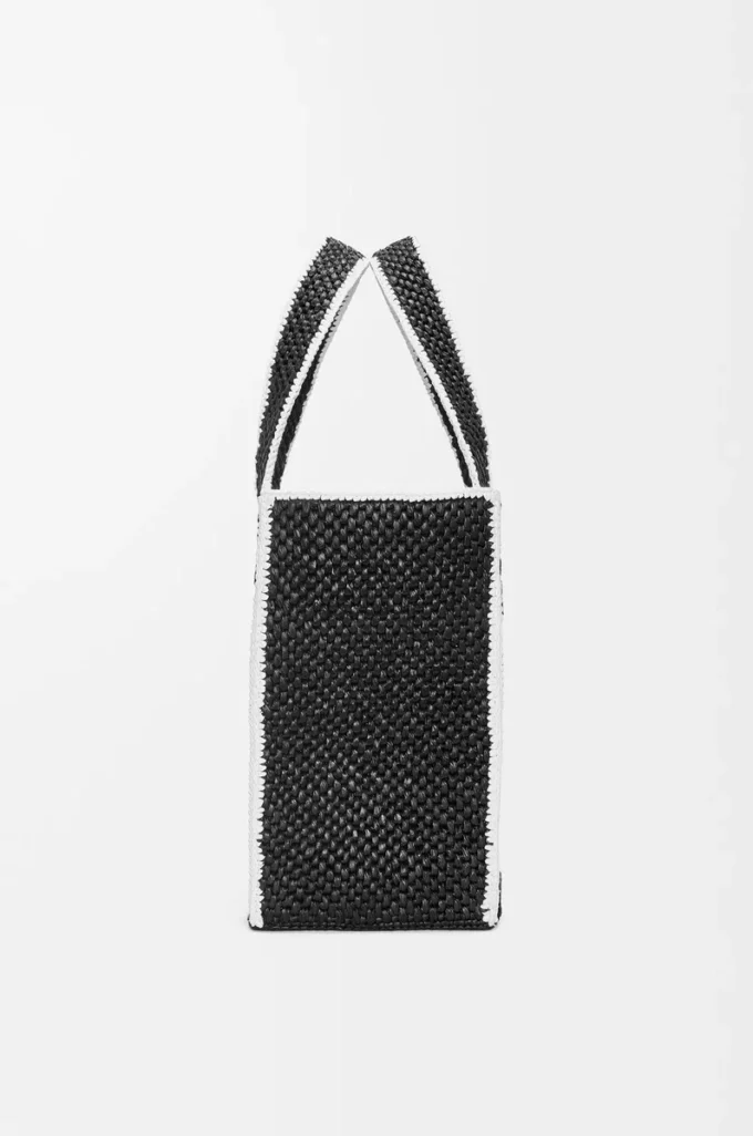 Große LOEWE Font Tote aus Raffia Schwarz