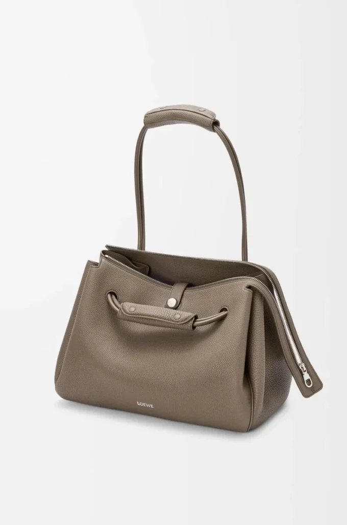 Große Madrid-Tasche aus geschmeidigem genarbtem Kalbsleder Taupe