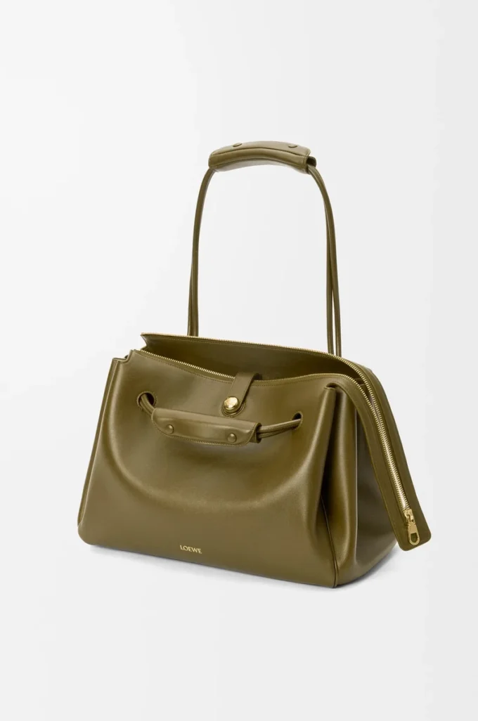 Große Madrid-Tasche aus geschmeidigem Kalbsleder in Oliv