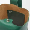 Große Pebble-Beuteltasche aus geschmeidigem genarbtem Kalbsleder Evergreen