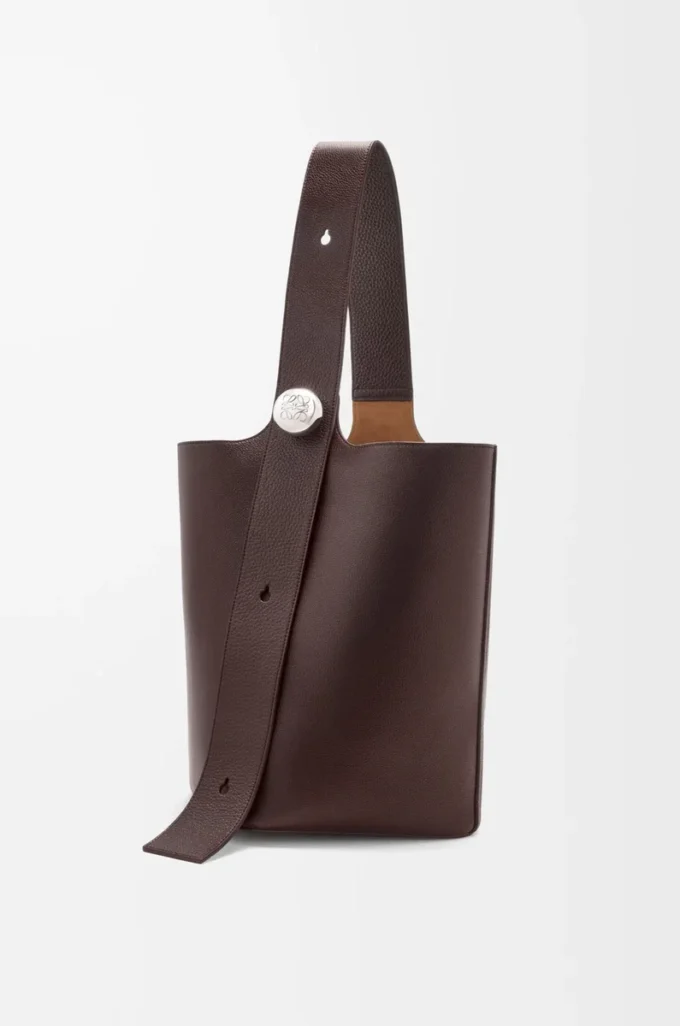 Große Pebble-Beuteltasche aus geschmeidigem genarbtem Kalbsleder in Oxblood