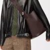 Große Pebble-Beuteltasche aus geschmeidigem genarbtem Kalbsleder in Oxblood