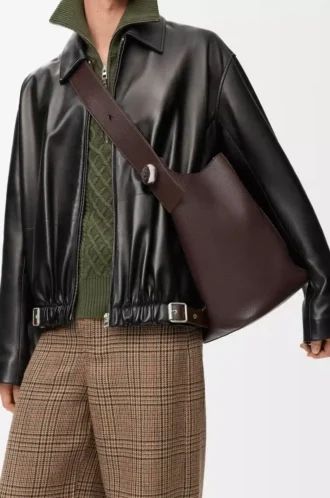 Große Pebble-Beuteltasche aus geschmeidigem genarbtem Kalbsleder in Oxblood
