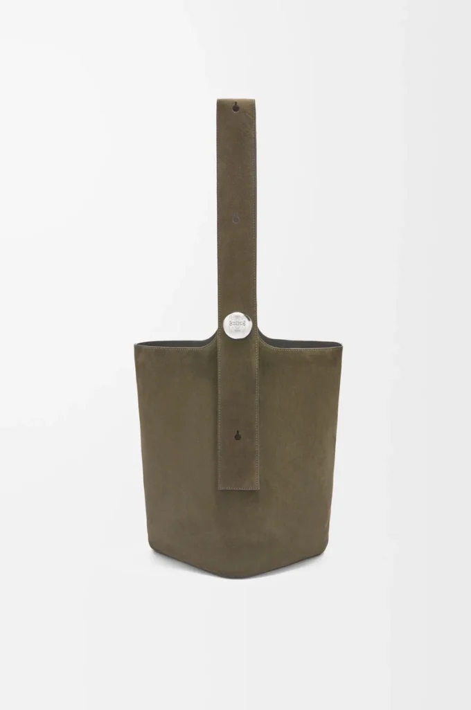 Große Pebble-Beuteltasche aus Wildkalbsleder in Dark Olive