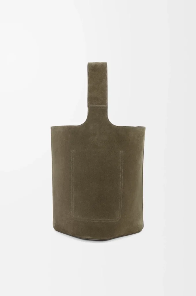Große Pebble-Beuteltasche aus Wildkalbsleder in Dark Olive