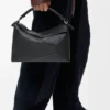 Große Puzzle Edge Tasche aus genarbtem Kalbsleder Schwarz