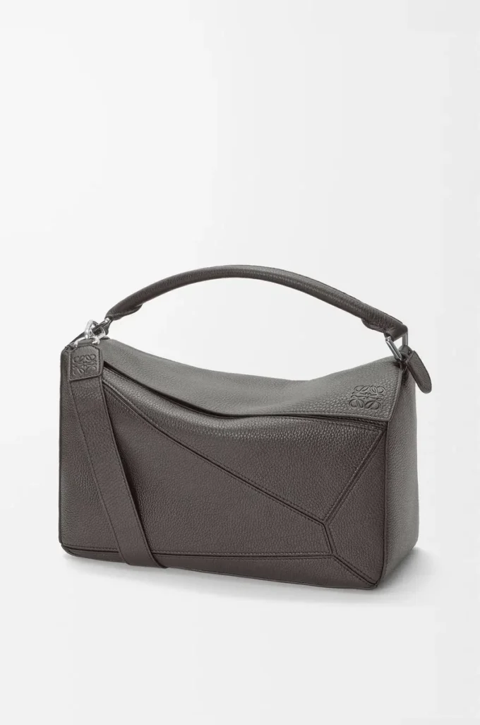 Große Puzzle-Tasche aus geschmeidigem genarbtem Kalbsleder in Dunkelgrau Große Puzzle-Tasche aus geschmeidigem genarbtem Kalbsleder in Dunkelgrau