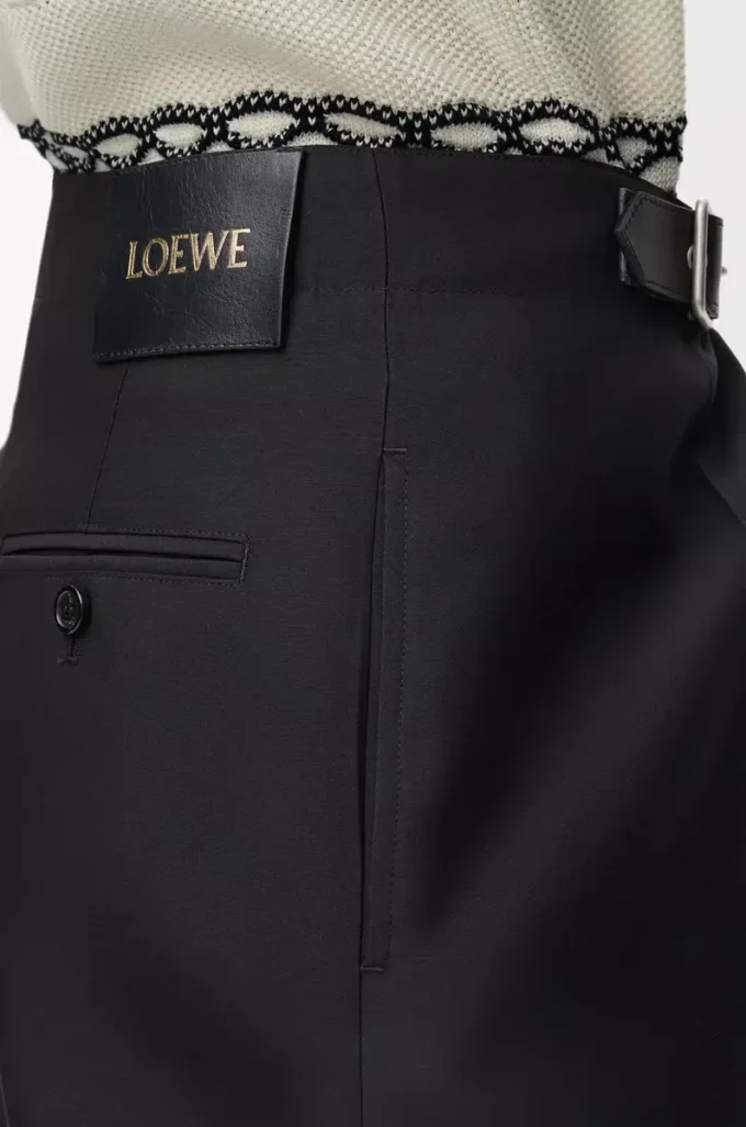 Gürtelhose aus Wolle und Seide Schwarz