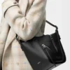 Hammock Flip Tasche aus klassischem Kalbsleder in Schwarz