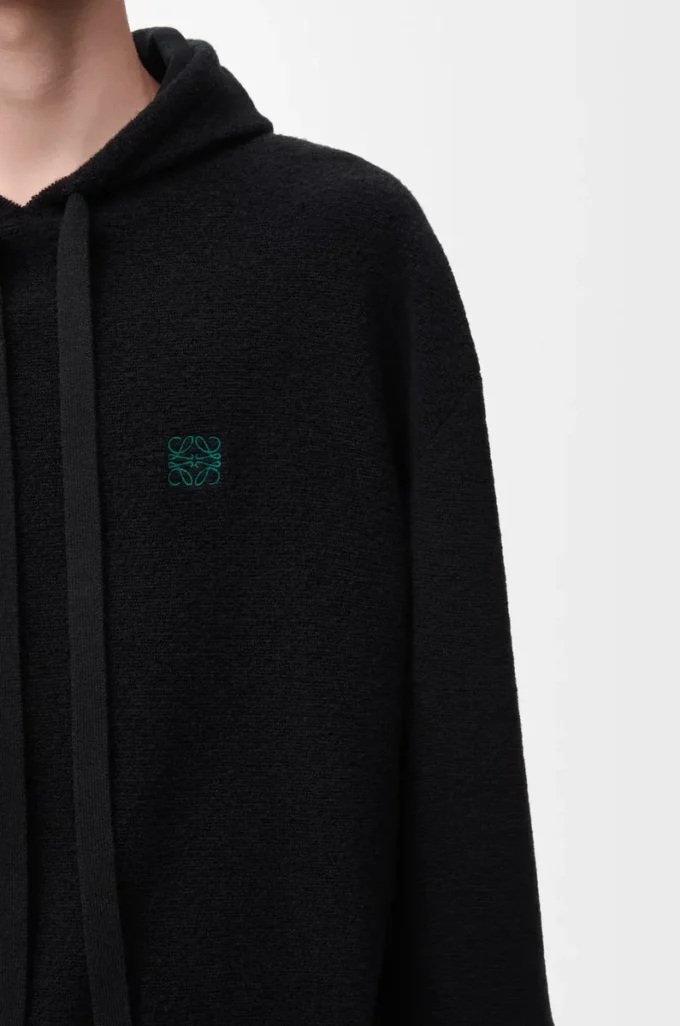 Hoodie aus Wolle in Schwarz