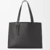 Horizontale Tasche mit Schnallenverschluss aus klassischem Kalbsleder Schwarz