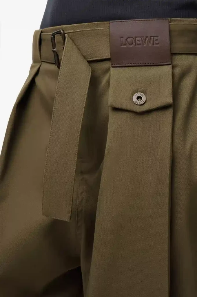 Hose aus Baumwolle und Seide in Khaki-Grün