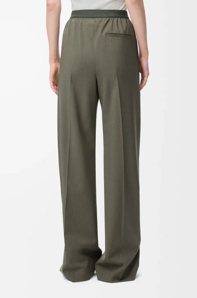 Hose aus Wolle in Khaki-Grün