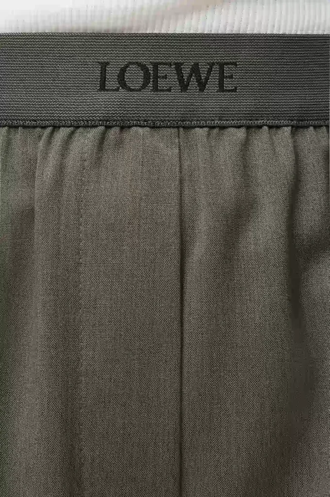 Hose aus Wolle in Khaki-Grün