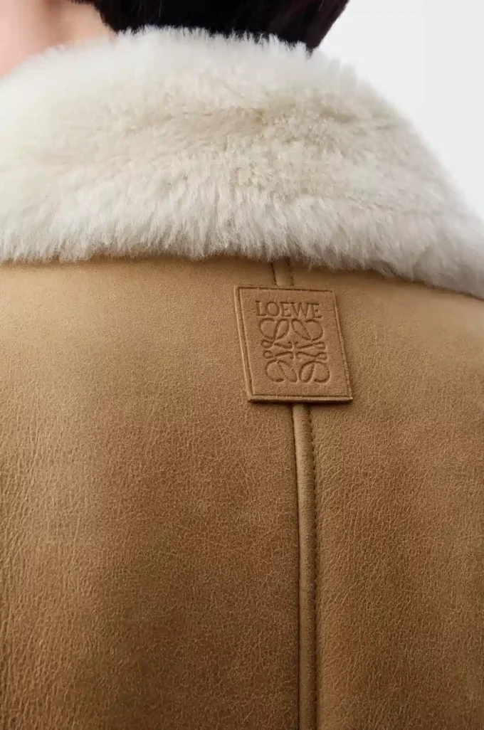 Jacke aus Lammfell in Camel