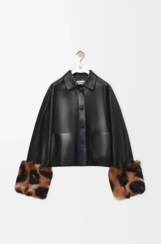 Jacke mit Umschlag aus Nappalammleder Schwarz