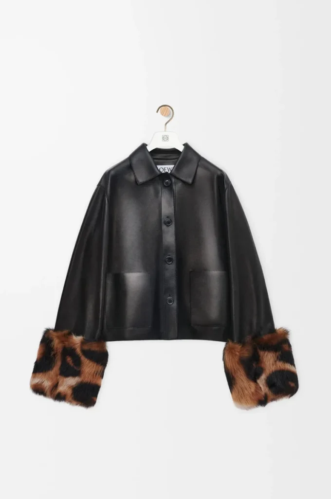 Jacke mit Umschlag aus Nappalammleder Schwarz