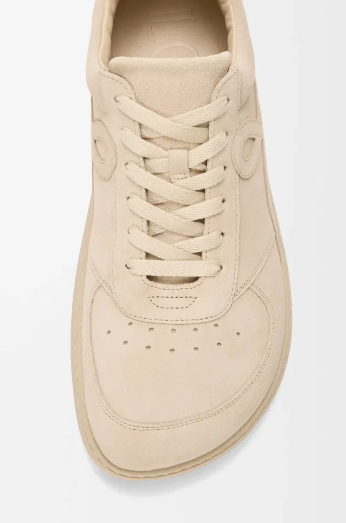 Jambo Sneaker aus Kalbswildleder Oat Milk