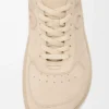 Jambo Sneaker aus Kalbswildleder Oat Milk