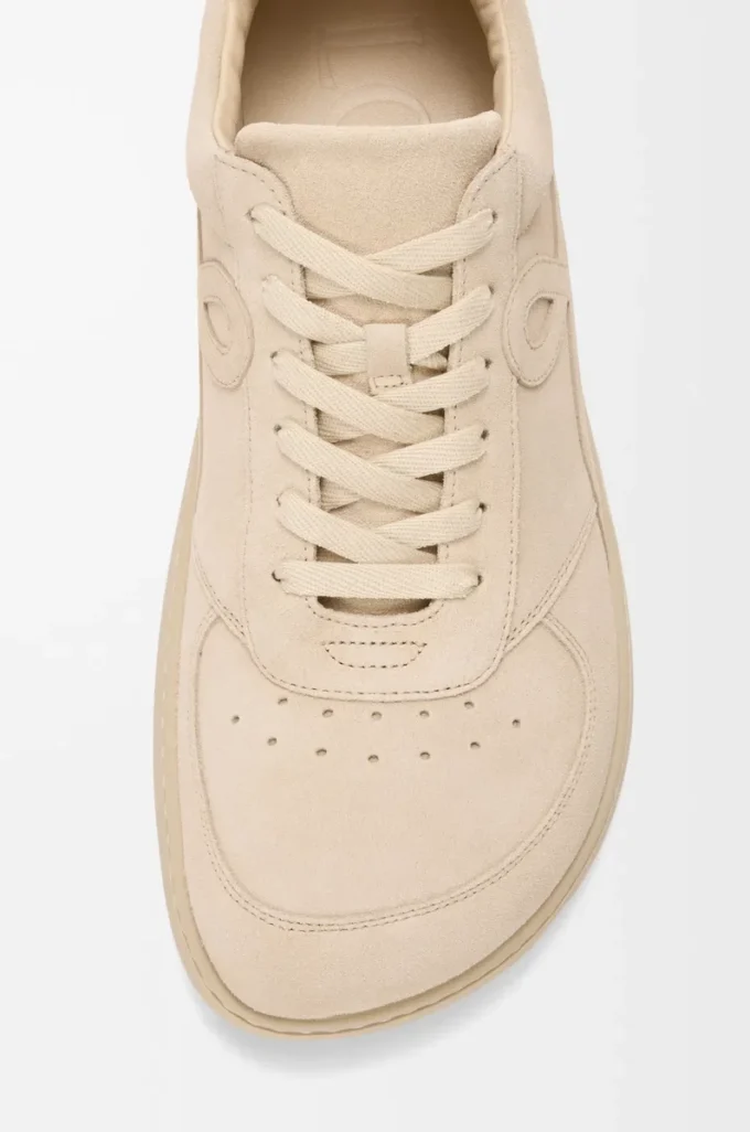 Jambo Sneaker aus Kalbswildleder Oat Milk