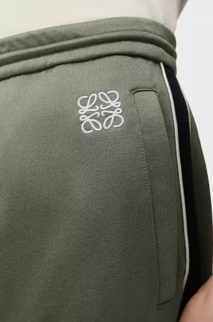 Jogginghose aus technischem Jersey in Khaki-Grün