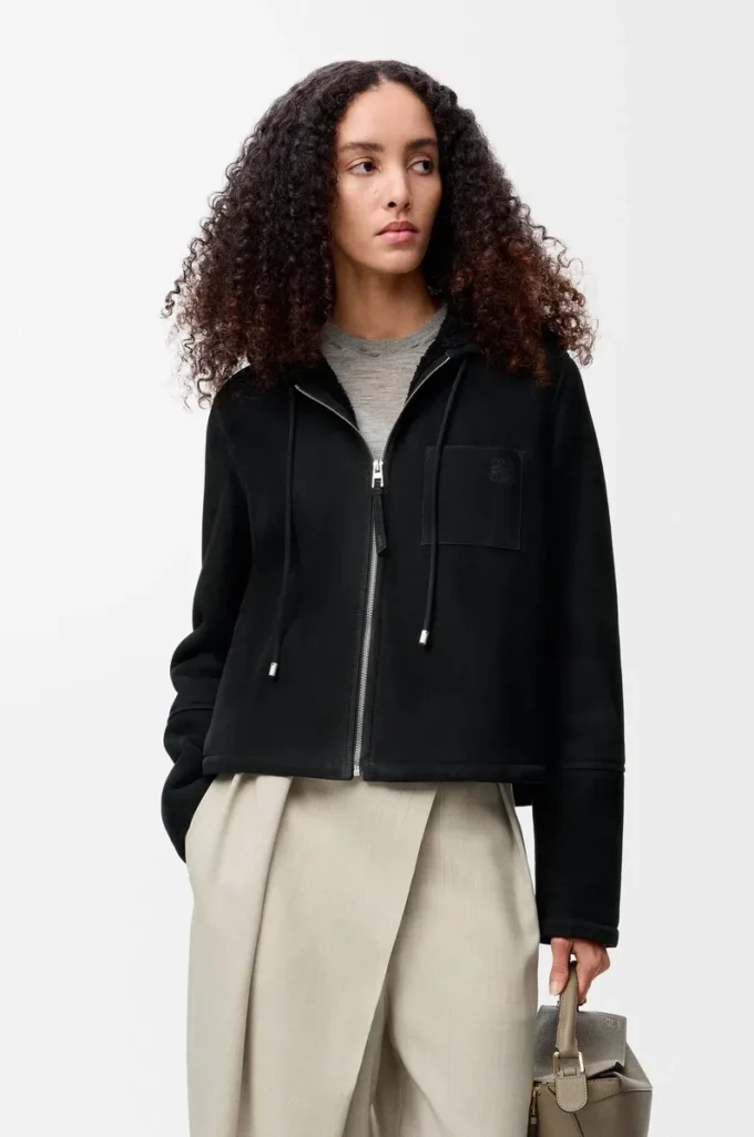 Kapuzenjacke aus Lammfell Schwarz