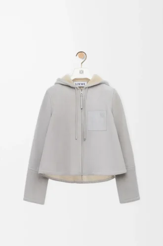 Kapuzenjacke aus Shearling in Hellgrau Melange