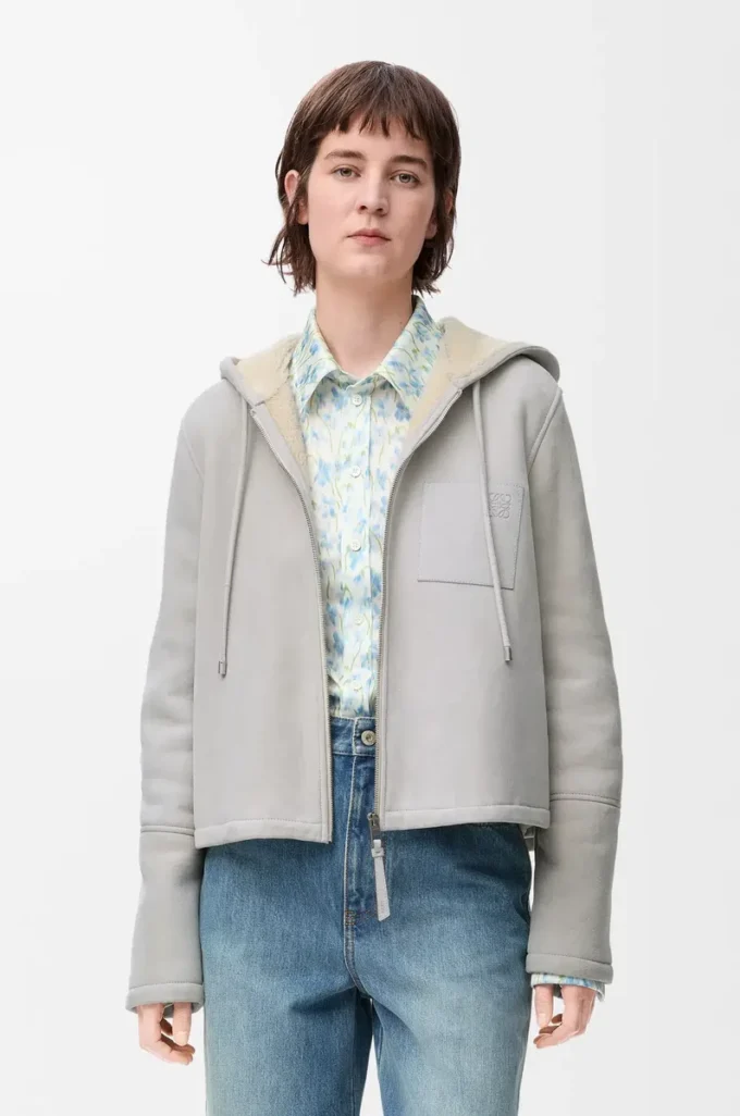 Kapuzenjacke aus Shearling in Hellgrau Melange