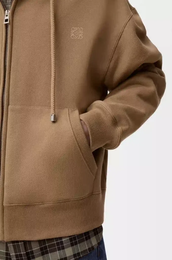 Kapuzenjacke mit Reißverschluss aus Baumwolle in Beige/Blau