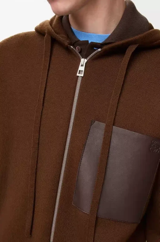 Kapuzenjacke mit Reißverschluss aus Wolle, braun