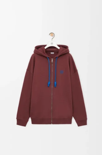 kapuzenpullover mit reissverschluss aus baumwolle in burgunderrot 1 330x498 - Kapuzenpullover mit Rei&szlig;verschluss aus Baumwolle in Burgunderrot