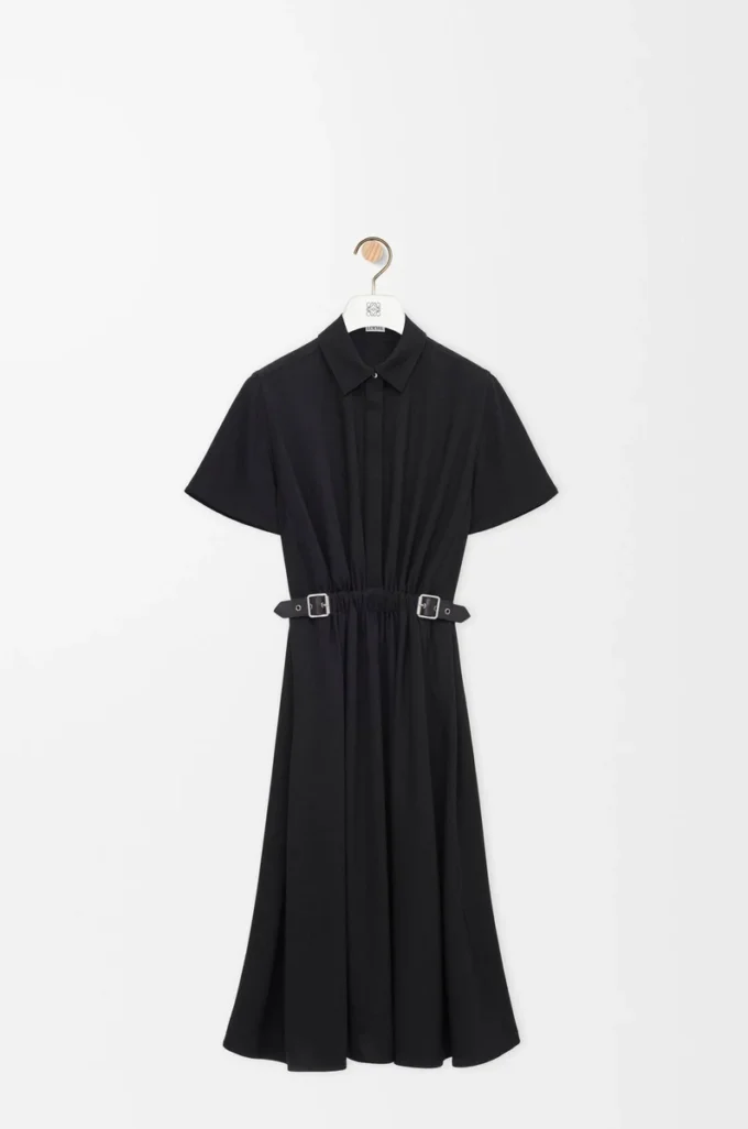 Kleid mit Gürtel aus Stretch-Viskose in Schwarz