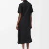 Kleid mit Gürtel aus Stretch-Viskose in Schwarz