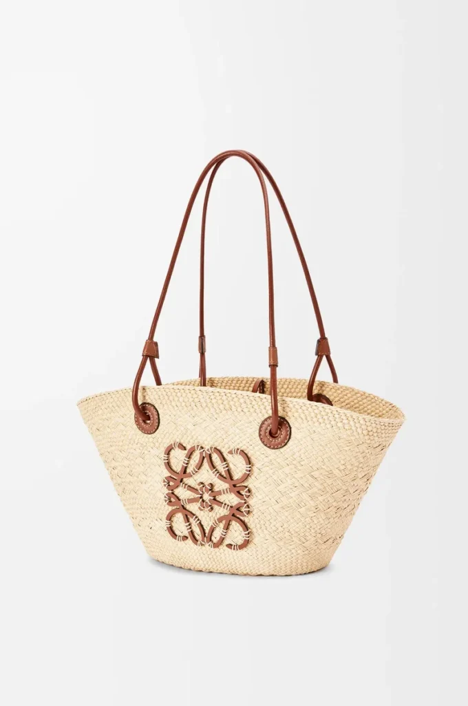 Kleine Anagram-Korb-Tasche aus Iraca-Palmenblättern und Kalbsleder Natur/Hellbraun