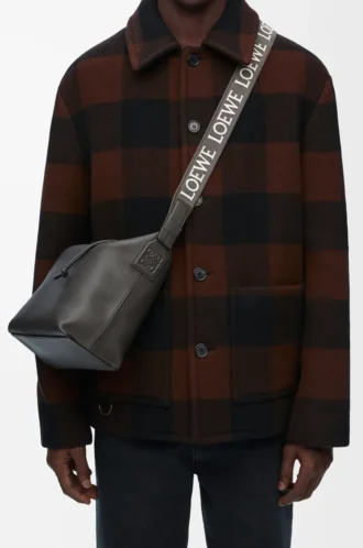 Kleine Cubi Crossbody-Tasche aus geschmeidigem, glattem Kalbsleder und Jacquard in Dunkelgrau