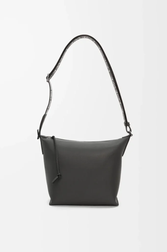 Kleine Cubi Crossbody-Tasche aus geschmeidigem, glattem Kalbsleder und Jacquard in Dunkelgrau