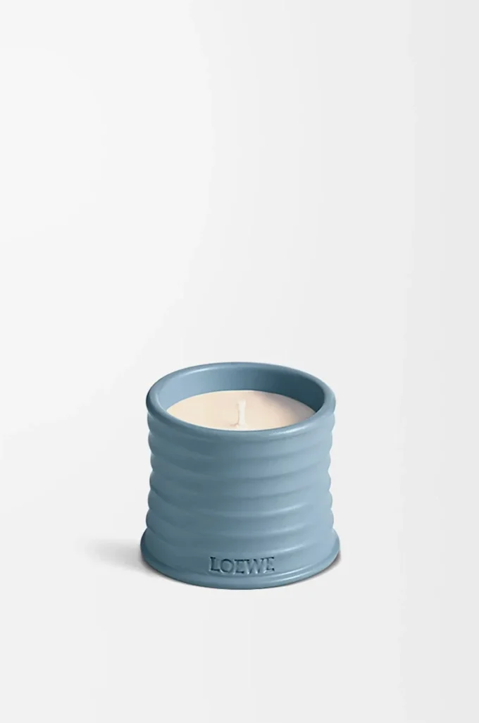 Kleine Kerze mit Zypressenball-Duft Baby Blue