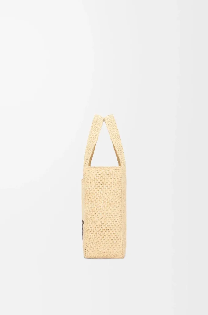Kleine LOEWE Font-Tasche aus Raffia in Natur
