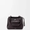 Kleine Madrid-Tasche aus geschmeidigem genarbtem Kalbsleder Dark Ebony