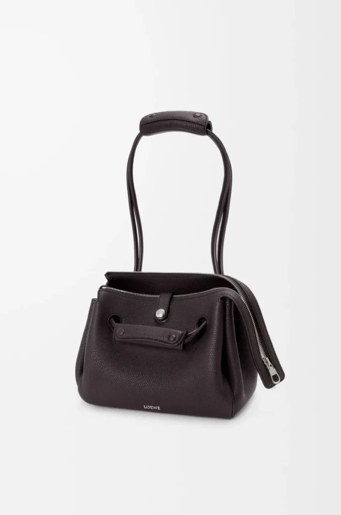 Kleine Madrid-Tasche aus geschmeidigem genarbtem Kalbsleder Dark Ebony