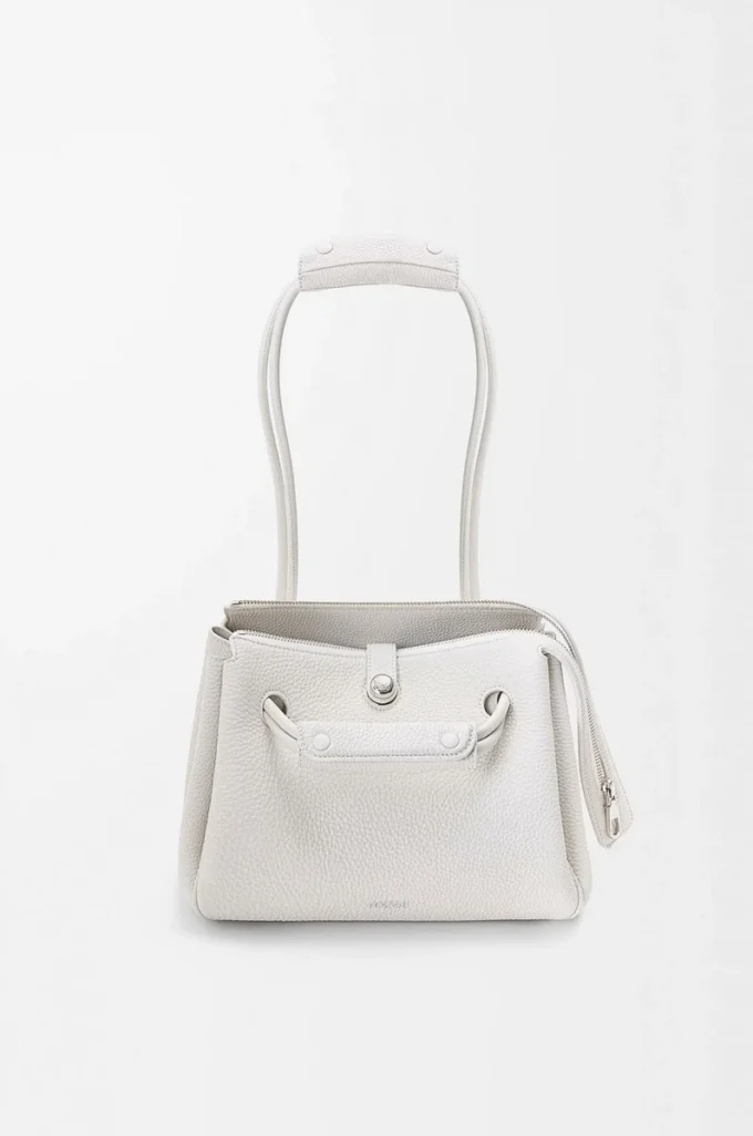 Kleine Madrid-Tasche aus geschmeidigem genarbtem Kalbsleder in Soft White