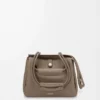 Kleine Madrid-Tasche aus geschmeidigem genarbtem Kalbsleder Taupe