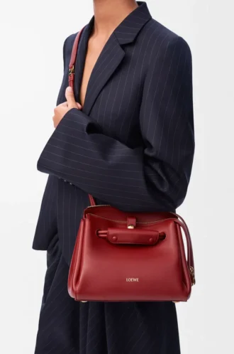 Kleine Madrid-Tasche aus geschmeidigem Kalbsleder Burnt Red