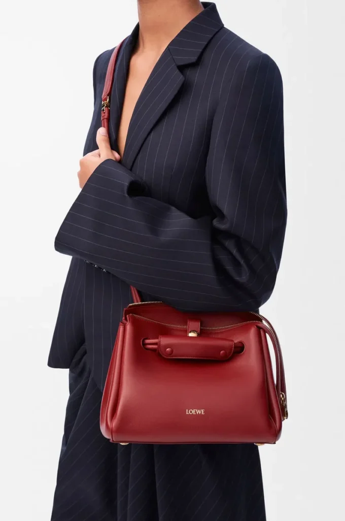 Kleine Madrid-Tasche aus geschmeidigem Kalbsleder Burnt Red