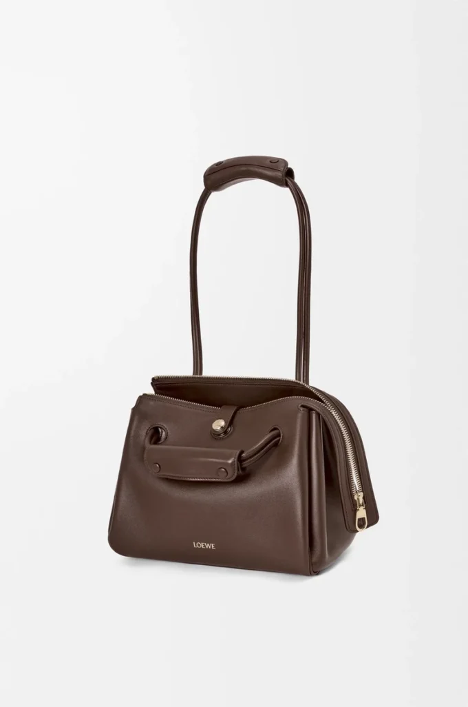 Kleine Madrid-Tasche aus geschmeidigem Kalbsleder in Dunkelbraun